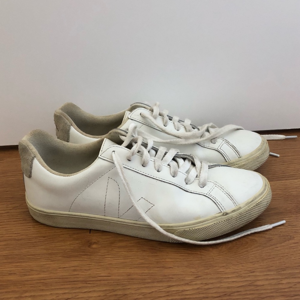 White Veja Esplar Size US Women’s 7